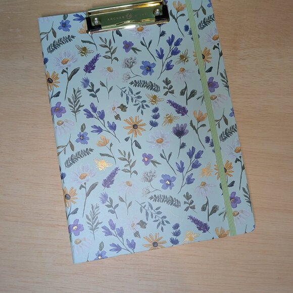 Archer & Olive Floral Clipboard Folio with Notepad - Picture 4 of 10